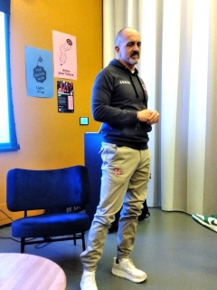 i nostri Ospiti, nella foto il Coach dei Gulfi di Firenze Filippo Paciaroni - imparalarteassculturale